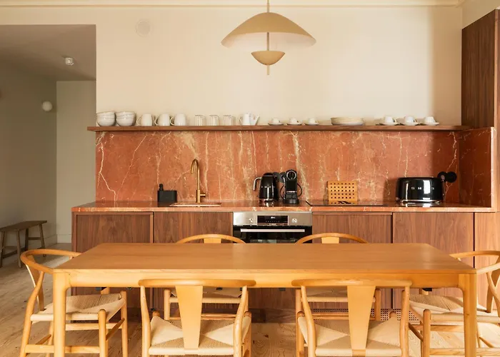 Ξενοδοχείο με διαμερίσματα The Verse 4*