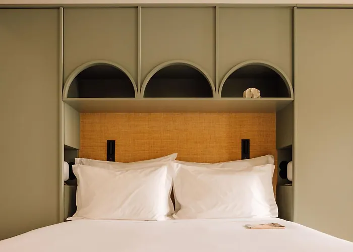 公寓式酒店 The Verse 4*