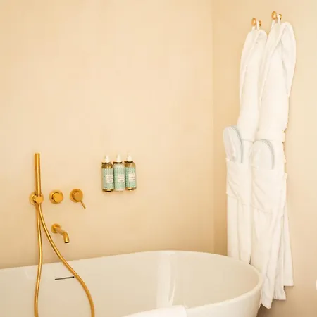 The Verse アパートホテル