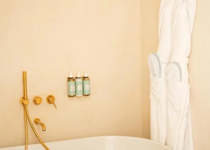 The Verse Aparthotel