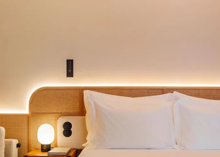 The Verse Aparthotel